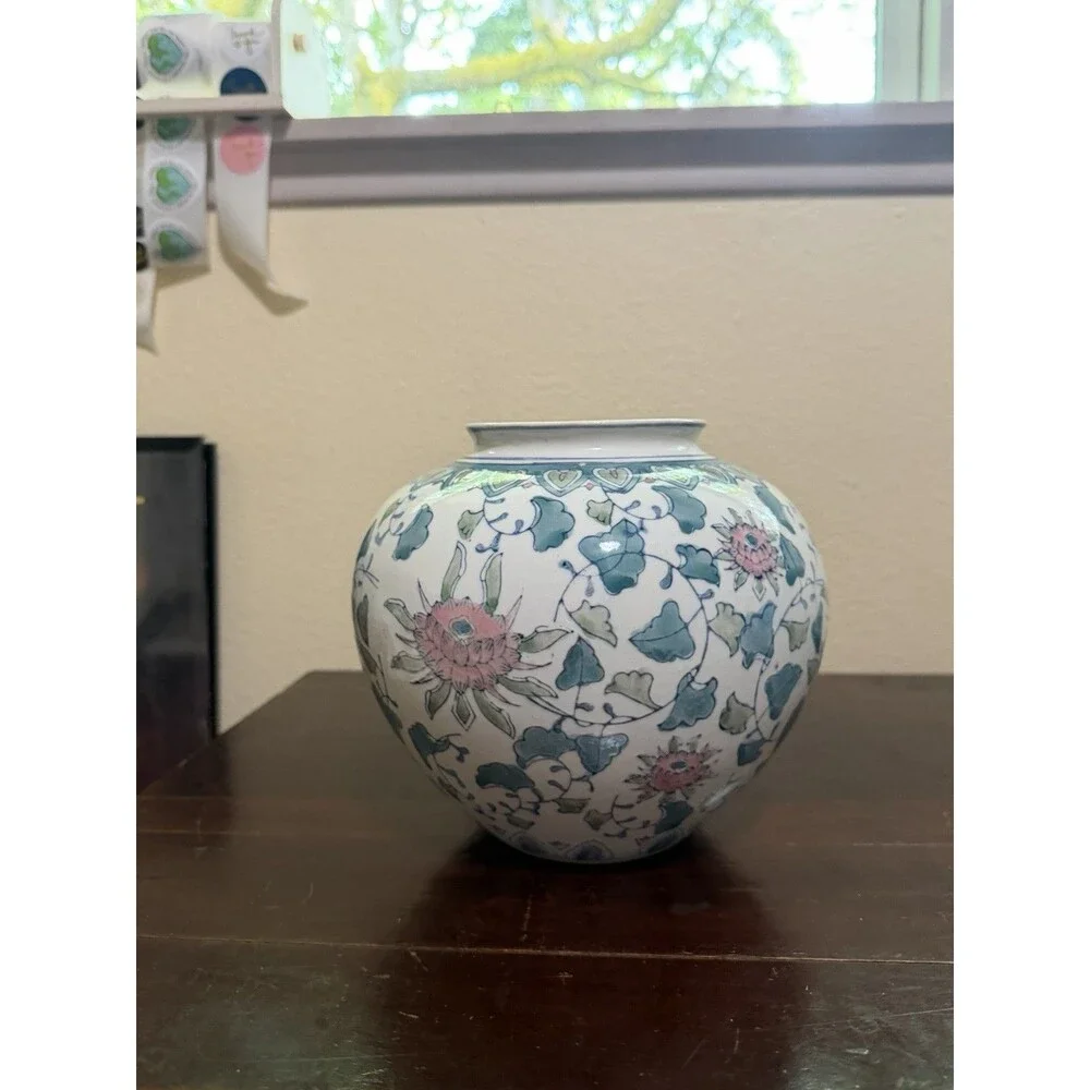 Vintage Chinese Porcelain Planter Pot Vase 8 Inch Flower Design